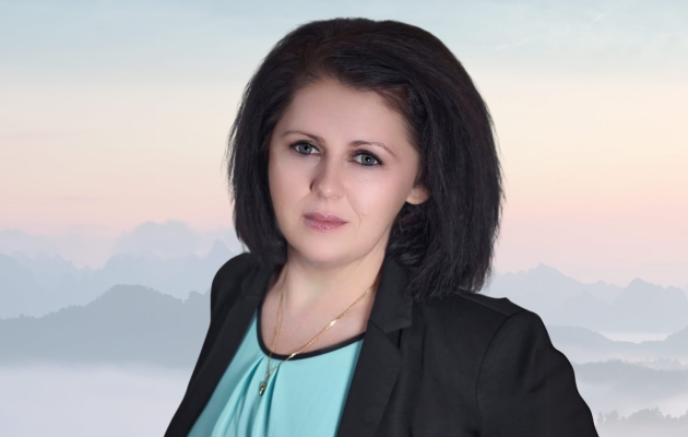 Julie - Schutz und Reinigung - Coaching - Partnerschaft und Liebe - Energiearbeit - Jenseitskontakte