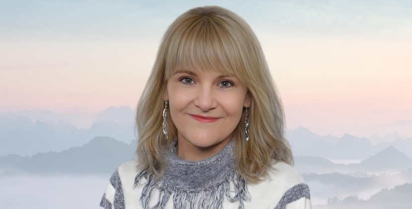 Ramona - Rituale - Pendeln - Kartenlegen - Tarot