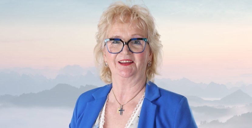 Verena - Channeling - Pendeln - Lenormand - Numerologie - Rituale