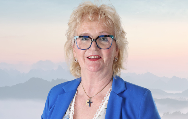 Verena - Zukunftsprognosen - Wahrsagen - Channeling - Kartenlegen - Hellsehen